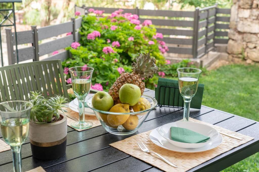 Central & Elegant Suite With Private Garden อาร์กอสโตลี ภายนอก รูปภาพ