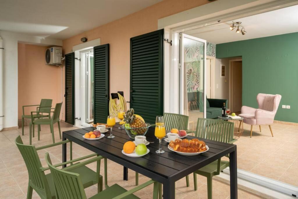 Central & Elegant Suite With Private Garden อาร์กอสโตลี ภายนอก รูปภาพ