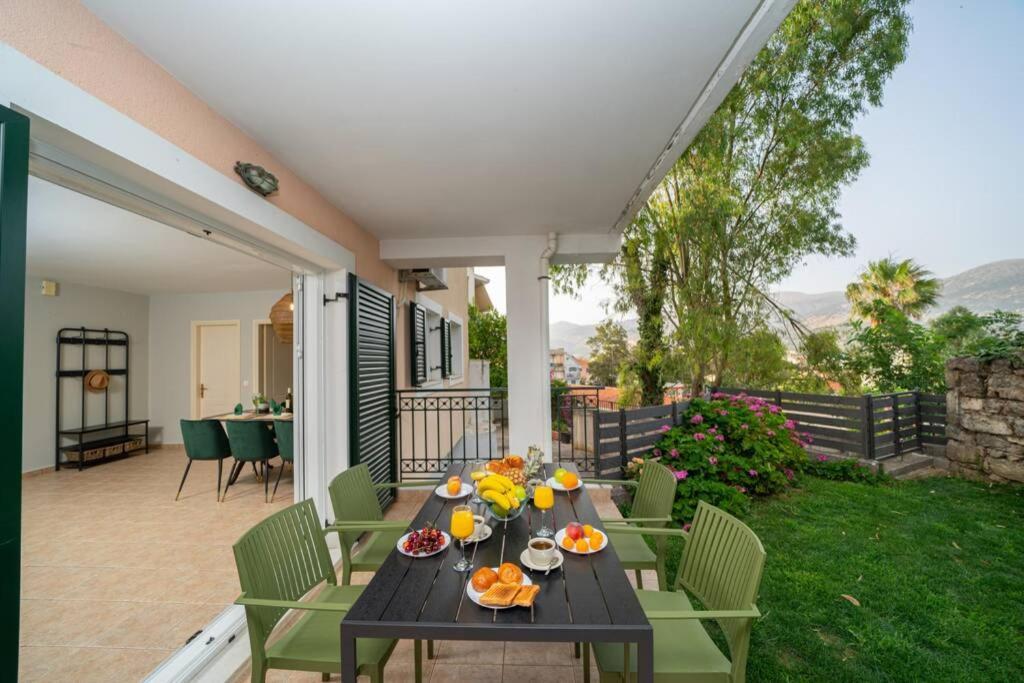 Central & Elegant Suite With Private Garden อาร์กอสโตลี ภายนอก รูปภาพ