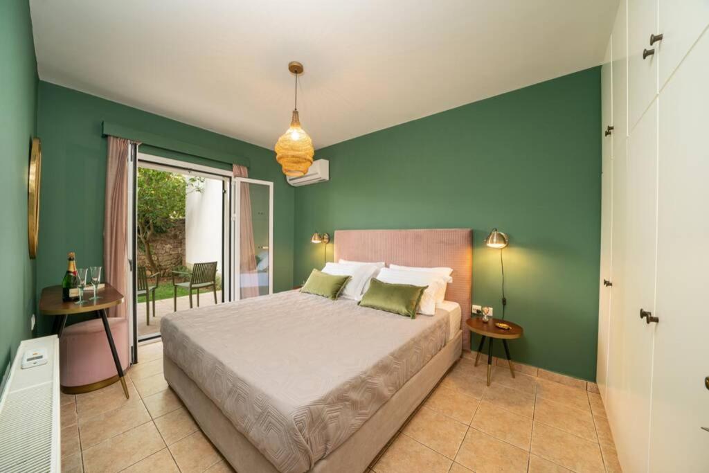 Central & Elegant Suite With Private Garden อาร์กอสโตลี ภายนอก รูปภาพ